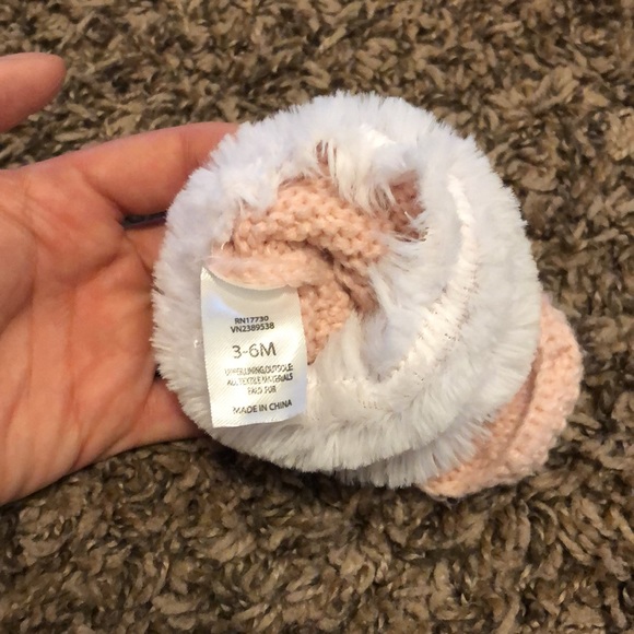 3-6 Months Girls Beanie and Bootie Set - Picture 2 of 4